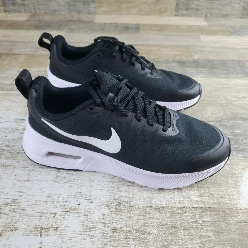 NIKE Air Max NuAxis Mens Shoes Sz 9 Running Black White Lace Up Low Top Sneakers